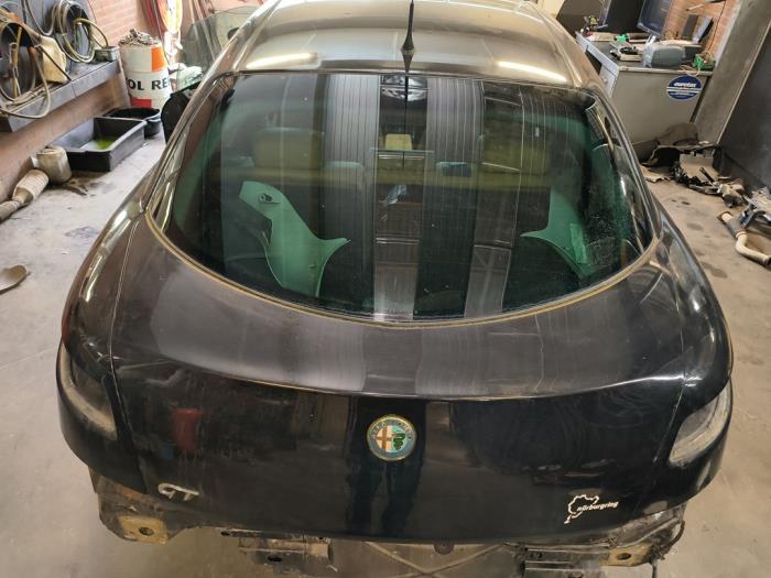 Achterklep van een Alfa Romeo GT (937) 2.0 JTS 16V 2007