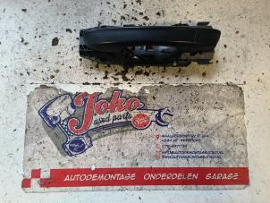 Gebruikte Portiergreep 4Deurs links-achter Volkswagen Polo VI (AW1) 1.0 MPi 12V Prijs op aanvraag aangeboden door Autodemontage Joko B.V.