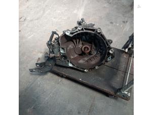 Begagnade Växellåda Opel Corsa B (73/78/79) 1.0i 12V Pris på förfrågan erbjuds av Autodemontage Joko B.V.