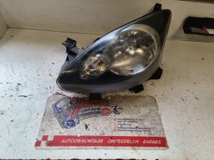 Gebruikte Koplamp links Toyota Aygo (B10) 1.0 12V VVT-i Prijs op aanvraag aangeboden door Autodemontage Joko B.V.