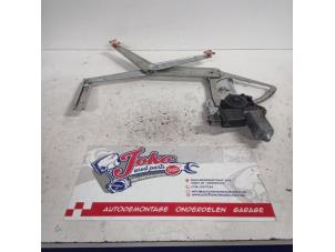 Używane Mechanizm szyby prawej przedniej wersja 2-drzwiowa Opel Astra G (F67) 2.2 16V Cena na żądanie oferowane przez Autodemontage Joko B.V.