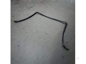 Używane Guma szyby przedniej Peugeot 307 CC (3B) 2.0 16V Cena na żądanie oferowane przez Autodemontage Joko B.V.