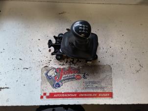 Begagnade Växelspak Ford Fiesta 7 1.1 Ti-VCT 12V 85 Pris på förfrågan erbjuds av Autodemontage Joko B.V.