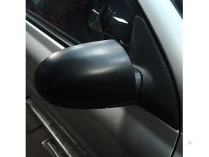 Begagnade Skärmspegel, höger Kia Rio (DC12) 1.3 RS,LS Pris på förfrågan erbjuds av Autodemontage Joko B.V.