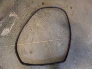 Używane Uszczelka drzwi prawych tylnych wersja 4-drzwiowa Skoda Fabia II Combi 1.2i 12V Cena na żądanie oferowane przez Autodemontage Joko B.V.