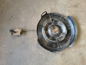 Begagnade Lyftmekanism, reservhjul Mercedes Vito (639.6) 2.2 113 CDI 16V Euro 5 Pris på förfrågan erbjuds av Autodemontage Joko B.V.