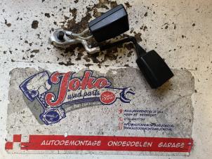 Begagnade Bakre bältesspänne, vänster Audi A3 Sportback (8PA) 1.2 TFSI Pris på förfrågan erbjuds av Autodemontage Joko B.V.