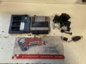 Begagnade Cylinderlåsuppsättning (komplett) Audi A3 Sportback (8PA) 1.2 TFSI Pris på förfrågan erbjuds av Autodemontage Joko B.V.