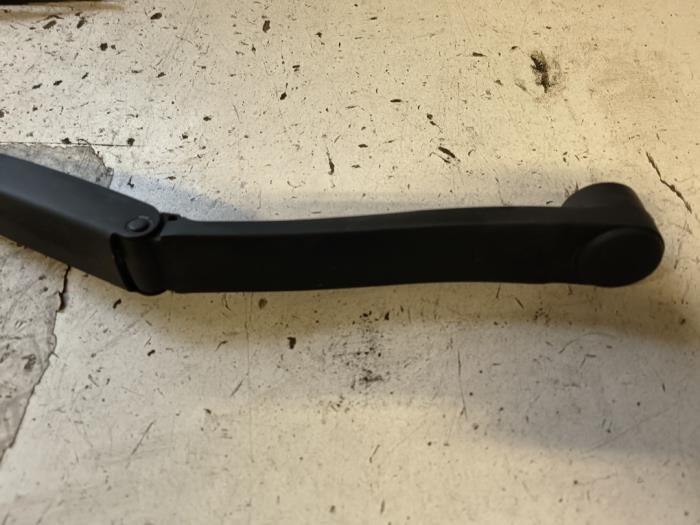 Främre torkararm från en Hyundai H-300 2.5 CRDi 2008