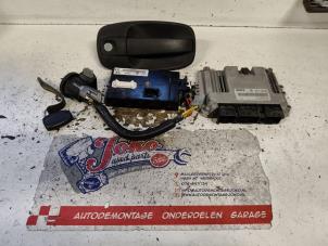 Gebruikte Computer Body Control Opel Vivaro 1.9 DTI 16V Prijs op aanvraag aangeboden door Autodemontage Joko B.V.