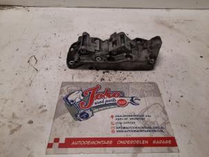 Begagnade Undre fäste, generator BMW X3 (F25) xDrive20d 16V Pris på förfrågan erbjuds av Autodemontage Joko B.V.