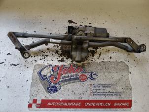 Begagnade Främre torkarmotor Seat Ibiza III (6L1) 1.6 16V Pris på förfrågan erbjuds av Autodemontage Joko B.V.