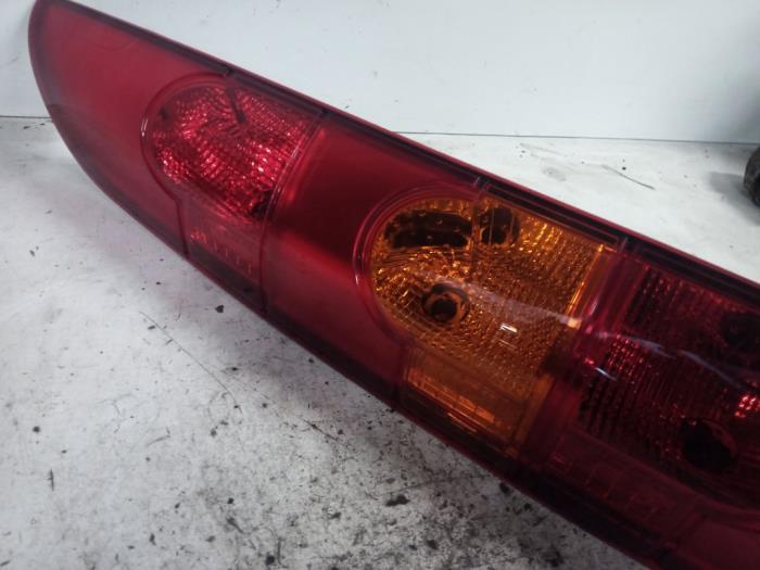 Tylne swiatlo pozycyjne lewe z Renault Kangoo Express (FC) 1.9 D 65 2006