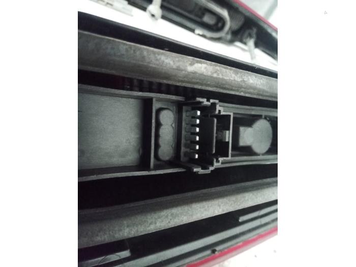 Tylne swiatlo pozycyjne lewe z Renault Kangoo Express (FC) 1.9 D 65 2006