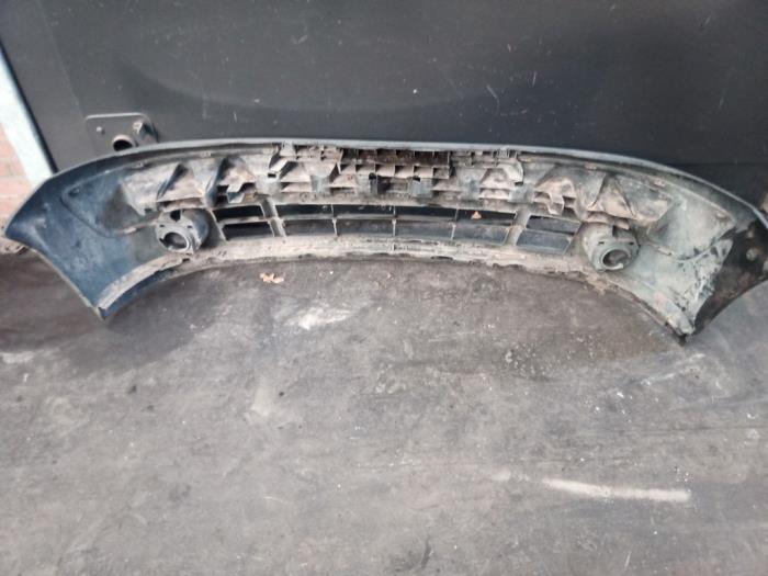 Zderzak przedni z Renault Kangoo Express (FC) 1.9 D 65 2006