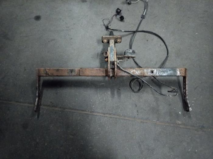 Hak holowniczy z Renault Kangoo Express (FC) 1.9 D 65 2006