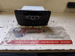 Begagnade CD-spelare med radio Mercedes CLA (117.3) 1.6 CLA-200 16V Pris på förfrågan erbjuds av Autodemontage Joko B.V.