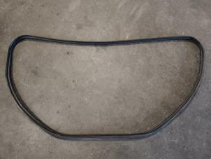 Begagnade Tätning, baklucka Mercedes CLA (117.3) 1.6 CLA-200 16V Pris på förfrågan erbjuds av Autodemontage Joko B.V.