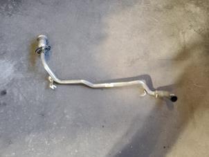 Begagnade Påfyllningsrör, bränsletank Mercedes CLA (117.3) 1.6 CLA-200 16V Pris på förfrågan erbjuds av Autodemontage Joko B.V.