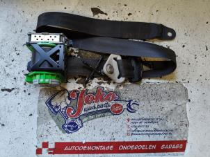 Używane Pas bezpieczenstwa lewy przód Peugeot Partner (GC/GF/GG/GJ/GK) 1.6 HDI 75 16V Cena na żądanie oferowane przez Autodemontage Joko B.V.