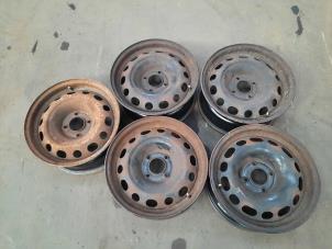 Begagnade Hjuluppsättning Peugeot Partner (GC/GF/GG/GJ/GK) 1.6 HDI 75 16V Pris på förfrågan erbjuds av Autodemontage Joko B.V.