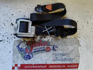 Begagnade Främre säkerhetsbälte, höger Ford S-Max (GBW) 2.5 Turbo 20V Pris på förfrågan erbjuds av Autodemontage Joko B.V.