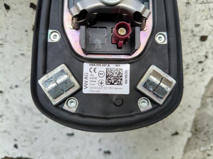 Antenn från en Volkswagen Caddy Cargo V (SBA/SBH) 2.0 TDI BlueMotionTechnology 2021