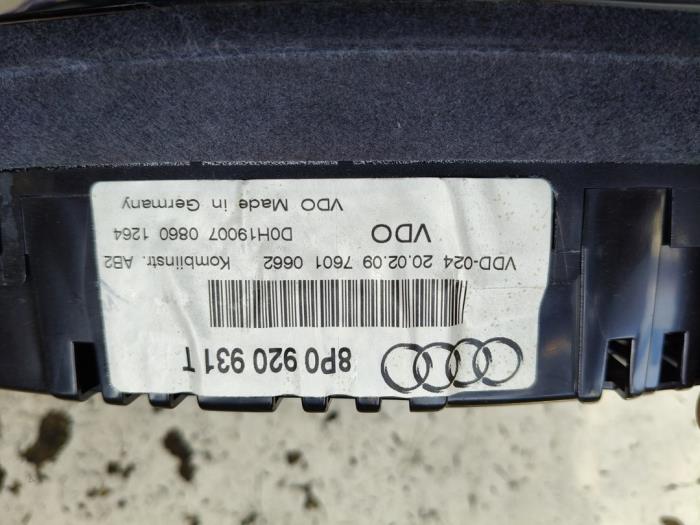Instrumentpanel från en Audi A3 Sportback (8PA) 1.4 TFSI 16V 2009