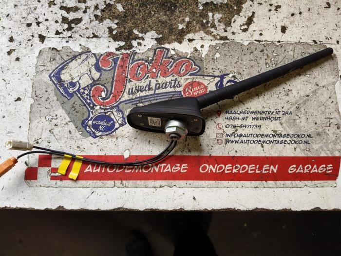 Antenn från en Opel Combo Cargo 1.5 CDTI 100 2022