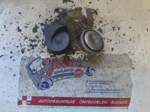 Używane Klakson Volvo C70 (MC) 2.0 D3 20V Cena na żądanie oferowane przez Autodemontage Joko B.V.