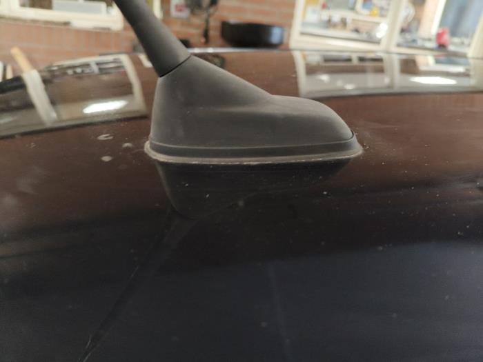 Antenn från en Peugeot 308 (L3/L8/LB/LH/LP) 1.6 BlueHDi 120 2014