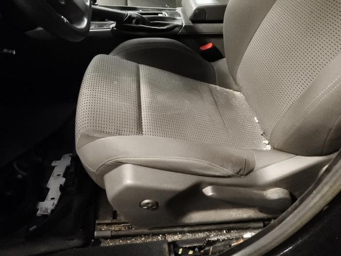 Zestaw powlok (kompletny) z Peugeot 508 (8D) 1.6 THP 16V 2012