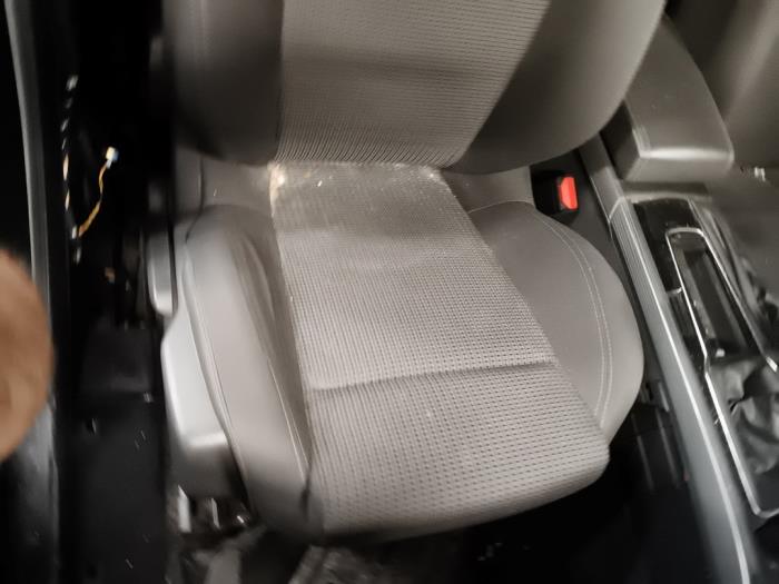 Zestaw powlok (kompletny) z Peugeot 508 (8D) 1.6 THP 16V 2012