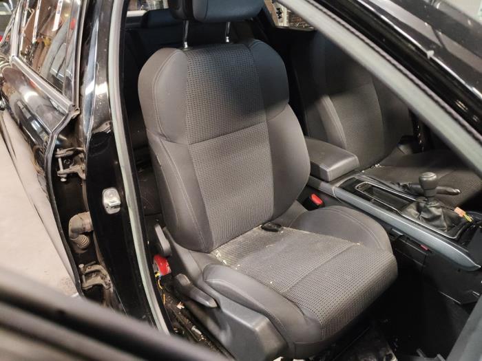 Zestaw powlok (kompletny) z Peugeot 508 (8D) 1.6 THP 16V 2012