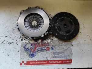 Używane Zestaw sprzegla (kompletny) Ford Transit Connect 1.8 Tddi Cena na żądanie oferowane przez Autodemontage Joko B.V.