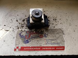 Begagnade ABS-pump Mercedes C (W203) 2.2 C-220 CDI 16V Pris på förfrågan erbjuds av Autodemontage Joko B.V.