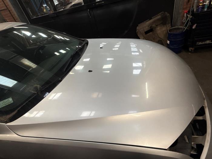 Motorhuv från en Ford Mondeo III 2.0 TDCi/TDDi 115 16V 2002