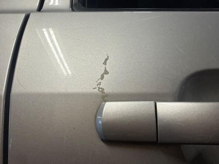 Bakdörr, 4-dörrars, höger från en Ford Mondeo III 2.0 TDCi/TDDi 115 16V 2002