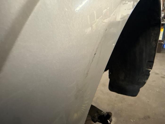 Framskärm, höger från en Ford Mondeo III 2.0 TDCi/TDDi 115 16V 2002