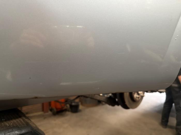 Bakdörr, 4-dörrars, vänster från en Ford Mondeo III 2.0 TDCi/TDDi 115 16V 2002