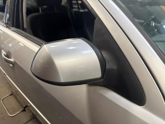 Skärmspegel, höger från en Ford Mondeo III 2.0 TDCi/TDDi 115 16V 2002