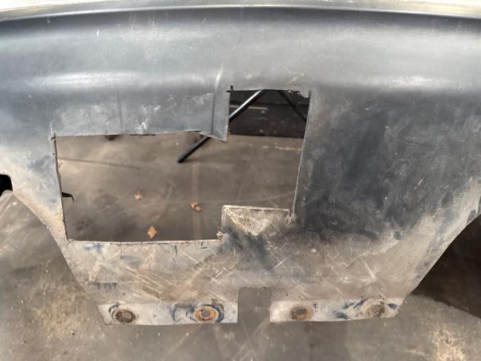 Bakre stötfångare från en Ford Mondeo III 2.0 TDCi/TDDi 115 16V 2002