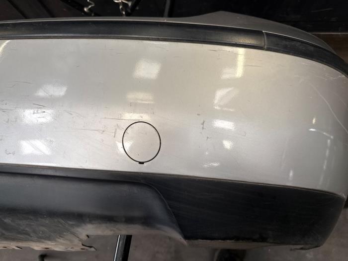 Bakre stötfångare från en Ford Mondeo III 2.0 TDCi/TDDi 115 16V 2002