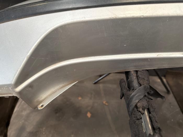 Bakre stötfångare från en Ford Mondeo III 2.0 TDCi/TDDi 115 16V 2002