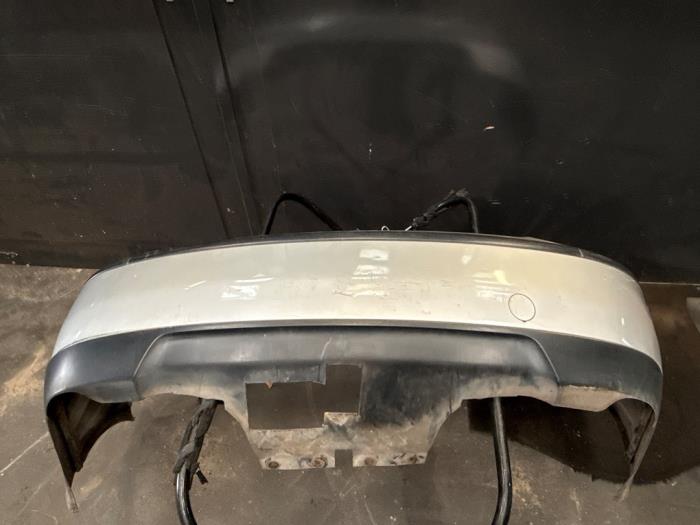 Bakre stötfångare från en Ford Mondeo III 2.0 TDCi/TDDi 115 16V 2002