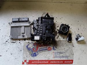 Gebruikte Set Cilindersloten (compleet) Mercedes C Estate (S204) 2.2 C-200 CDI 16V . Prijs op aanvraag aangeboden door Autodemontage Joko B.V.