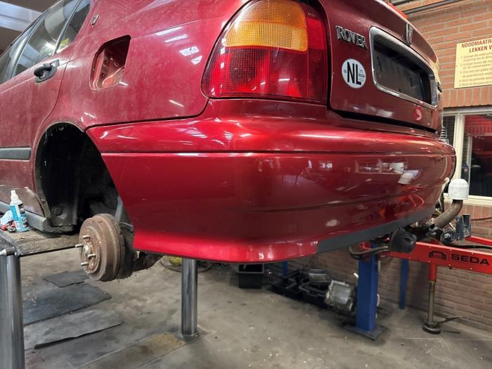 Bakre stötfångare från en Rover 400 (RT) 416Si 16V 1996