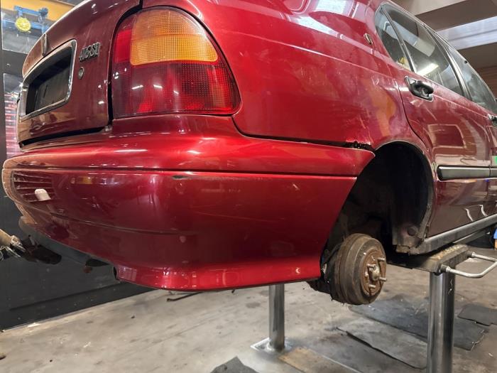 Bakre stötfångare från en Rover 400 (RT) 416Si 16V 1996