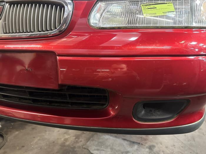 Främre stötfångare från en Rover 400 (RT) 416Si 16V 1996