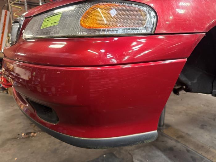 Främre stötfångare från en Rover 400 (RT) 416Si 16V 1996